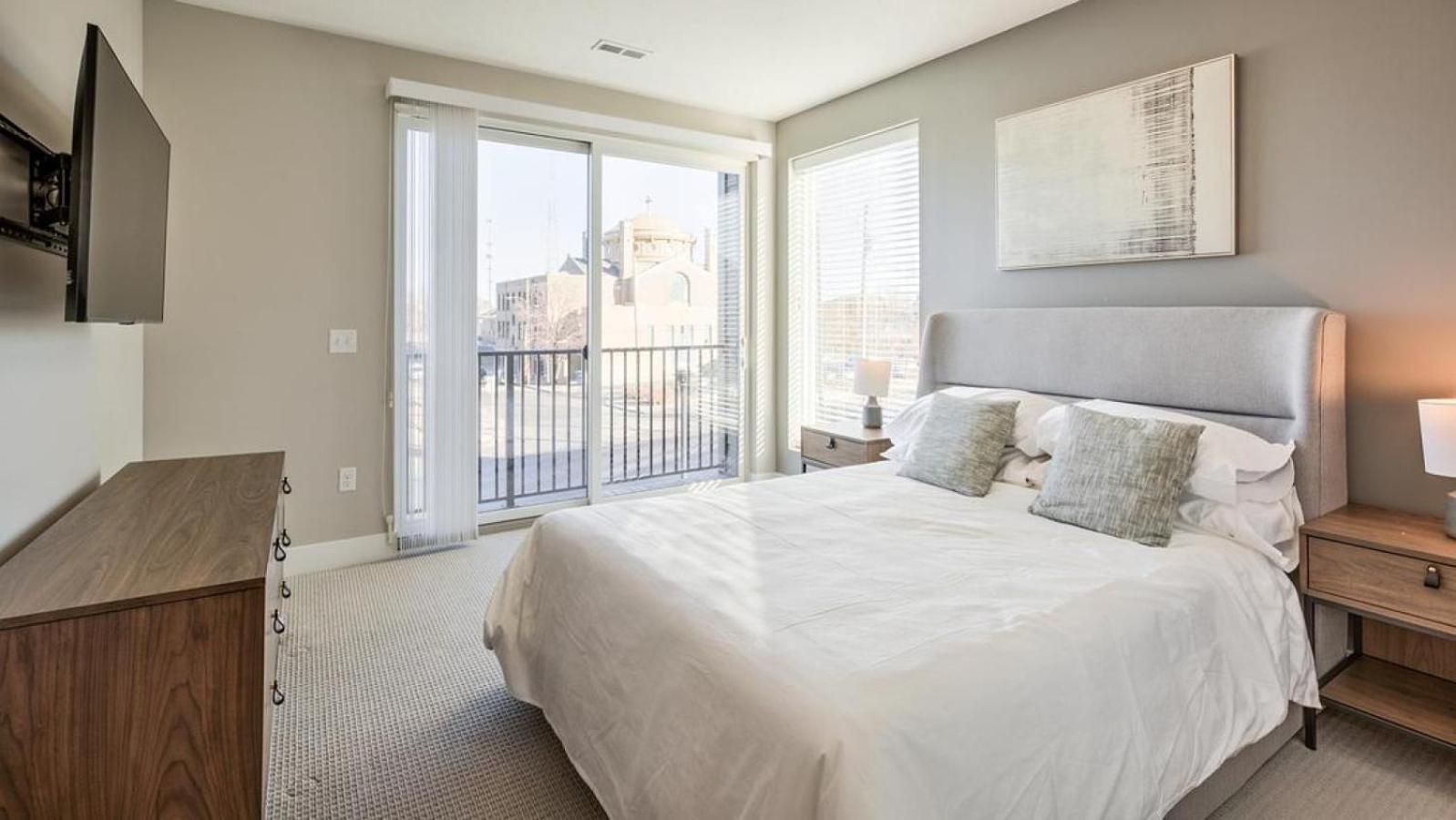 Landing At Pine 25 North End - 1 Bedroom In Tryon Hills * Charlotte