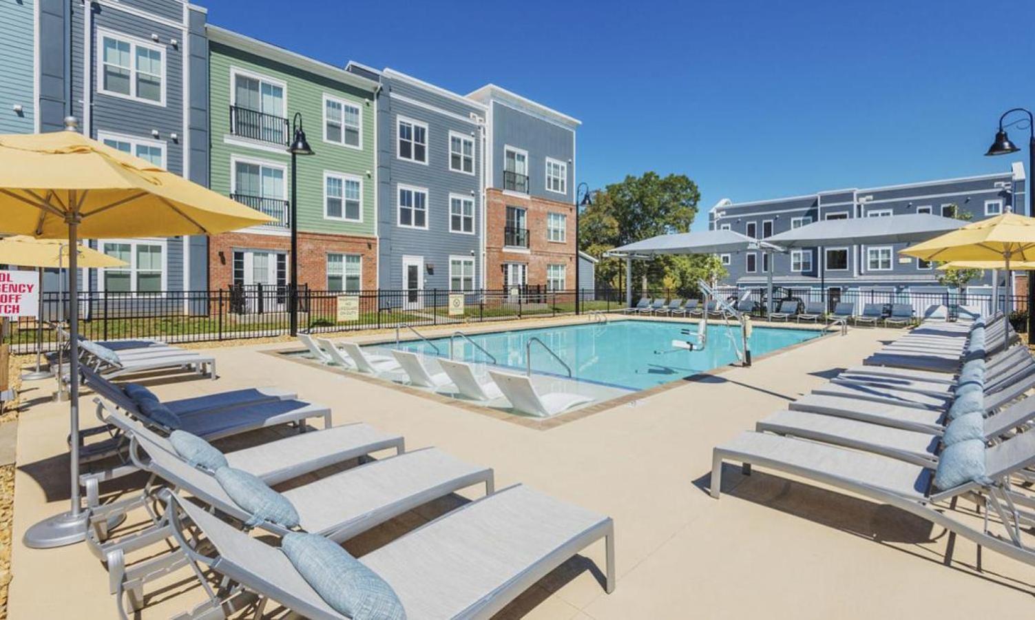 Apartment Landing At Pine 25 North End - 1 Bedroom In Tryon Hills *