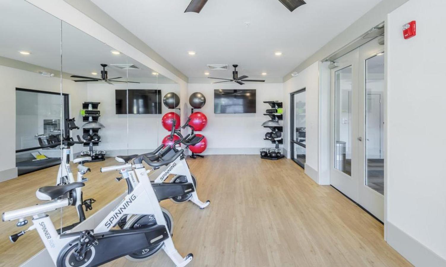 Landing At Pine 25 North End - 1 Bedroom In Tryon Hills Apartment *
